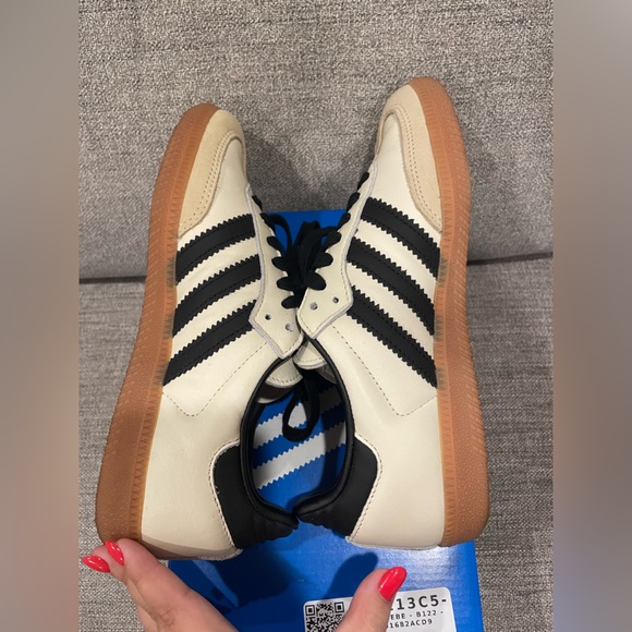 Adidas Samba Cream/Black Size 5 - Picture 3 of 8
